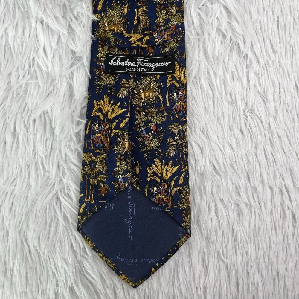 Salvatore Ferragamo Men’s 100%Silk Tie Hunting Jungle Print Navy Blue, Italy
